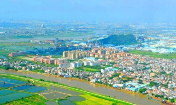 廣東中山市北端一個鎮,和佛山、廣州交界,是全國千強鎮